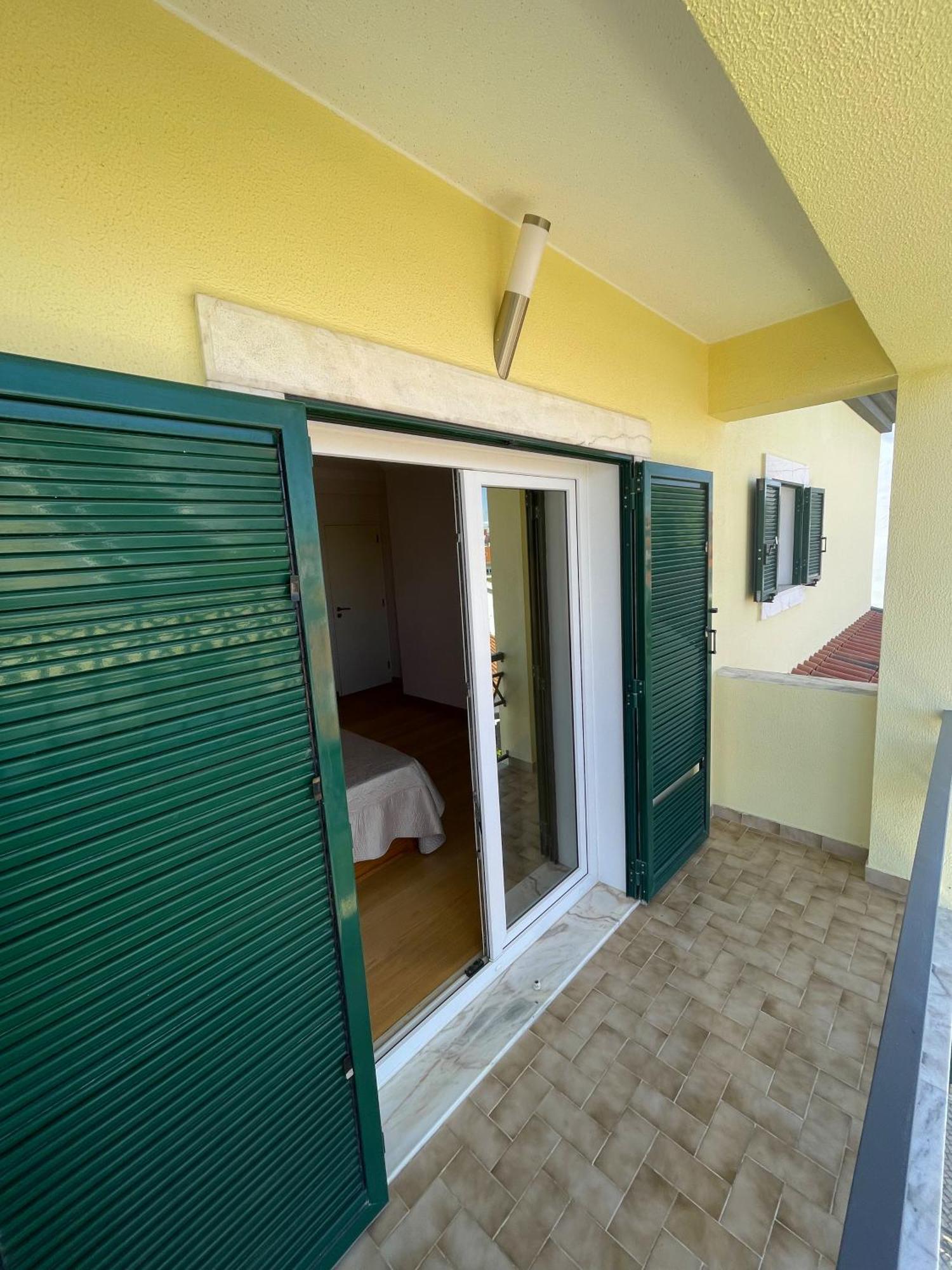 Lolik Villa Sobreda المظهر الخارجي الصورة